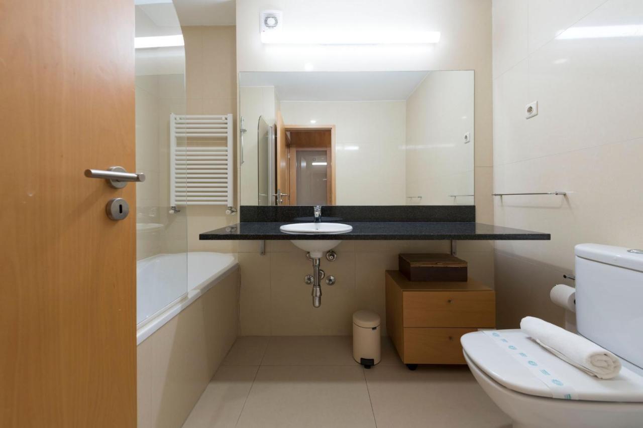 Lovelystay - Oporto Beach Apartment With 2 Free Parking Spots Matosinhos  Kültér fotó
