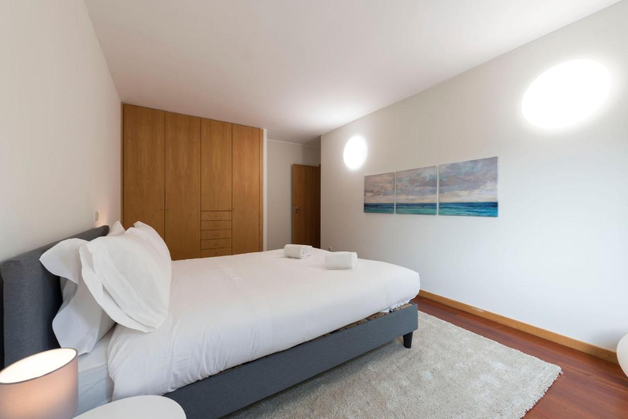 Lovelystay - Oporto Beach Apartment With 2 Free Parking Spots Matosinhos  Kültér fotó